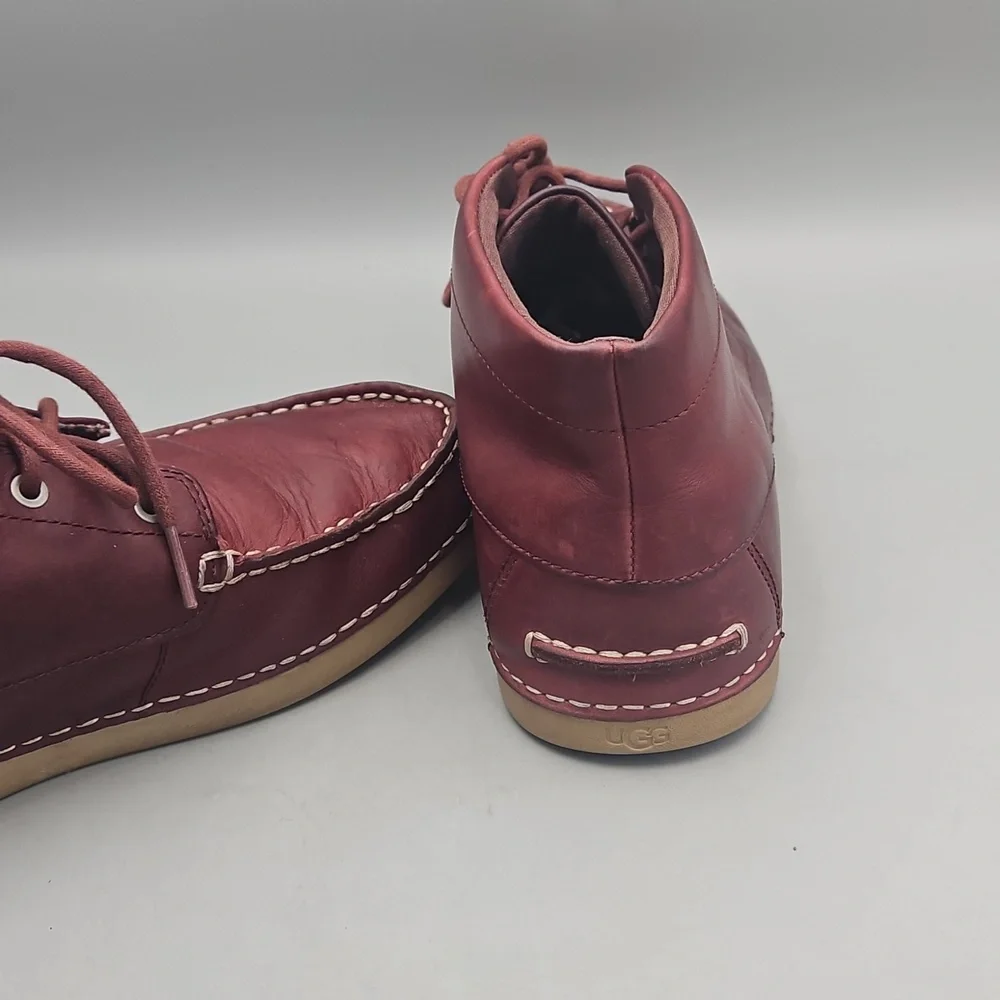 UGG Australia Men’s Burgundy Leather Chukka Boots size 10